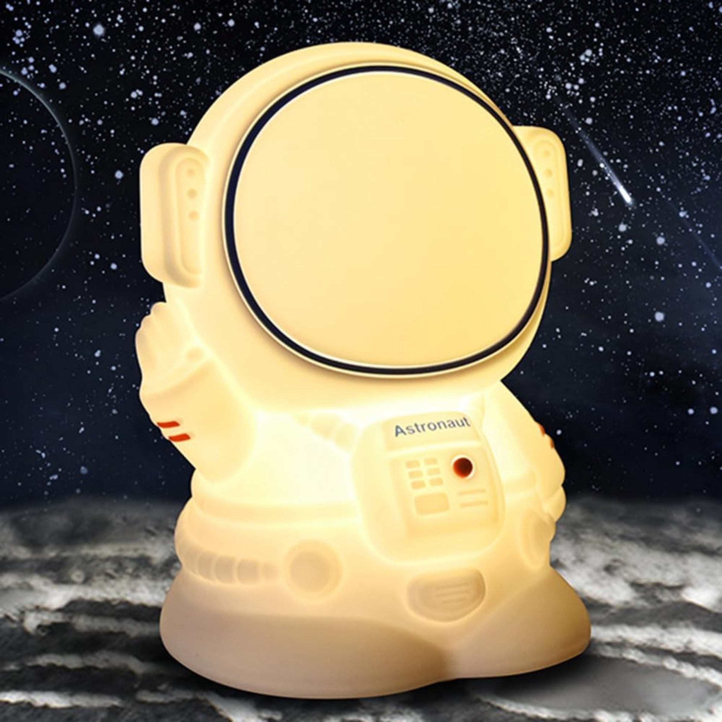 Astronaut LED Night Light – Soft Glow Space-Themed Lamp