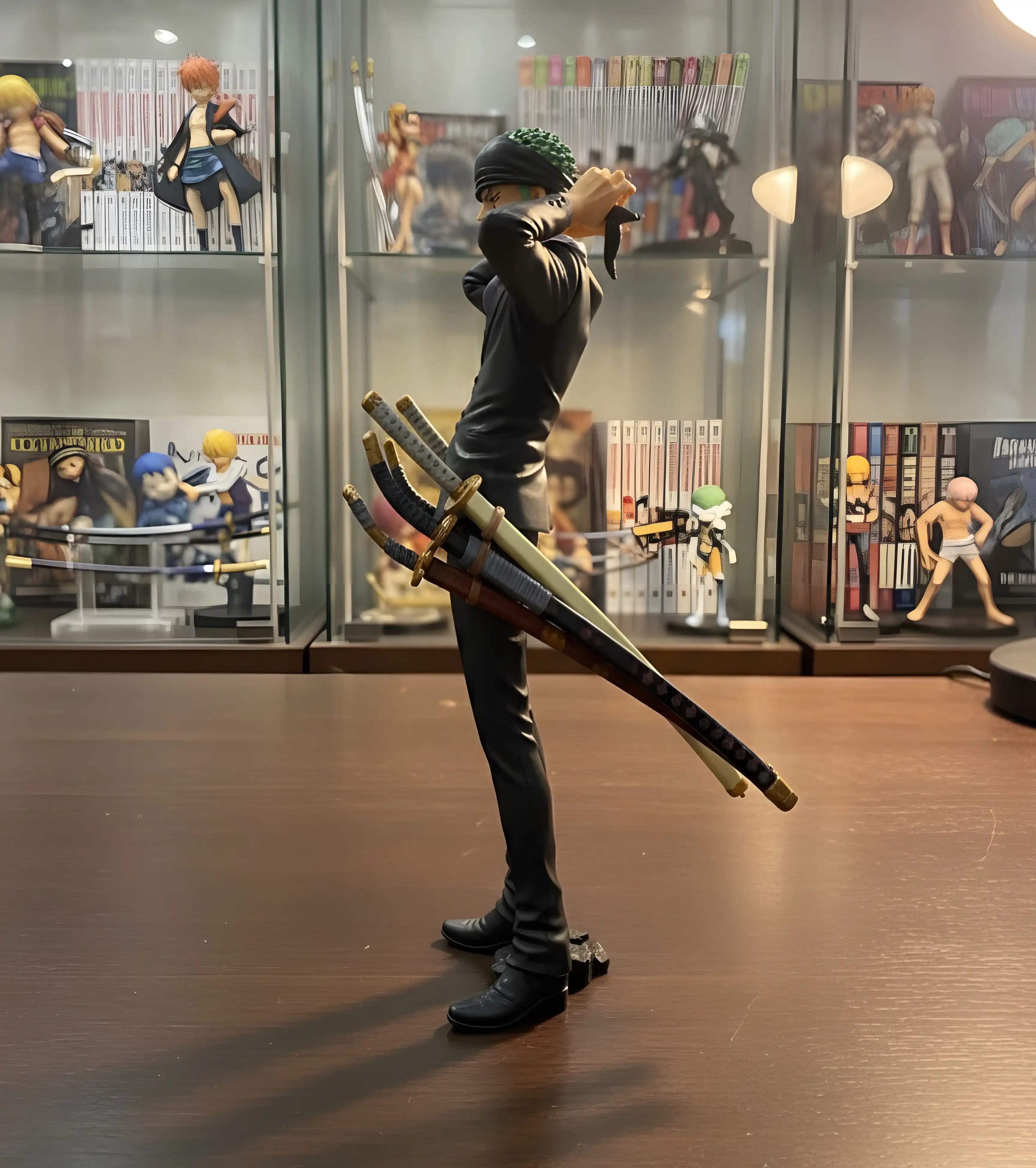 One Piece: Zoro - Black Suit (27cm)