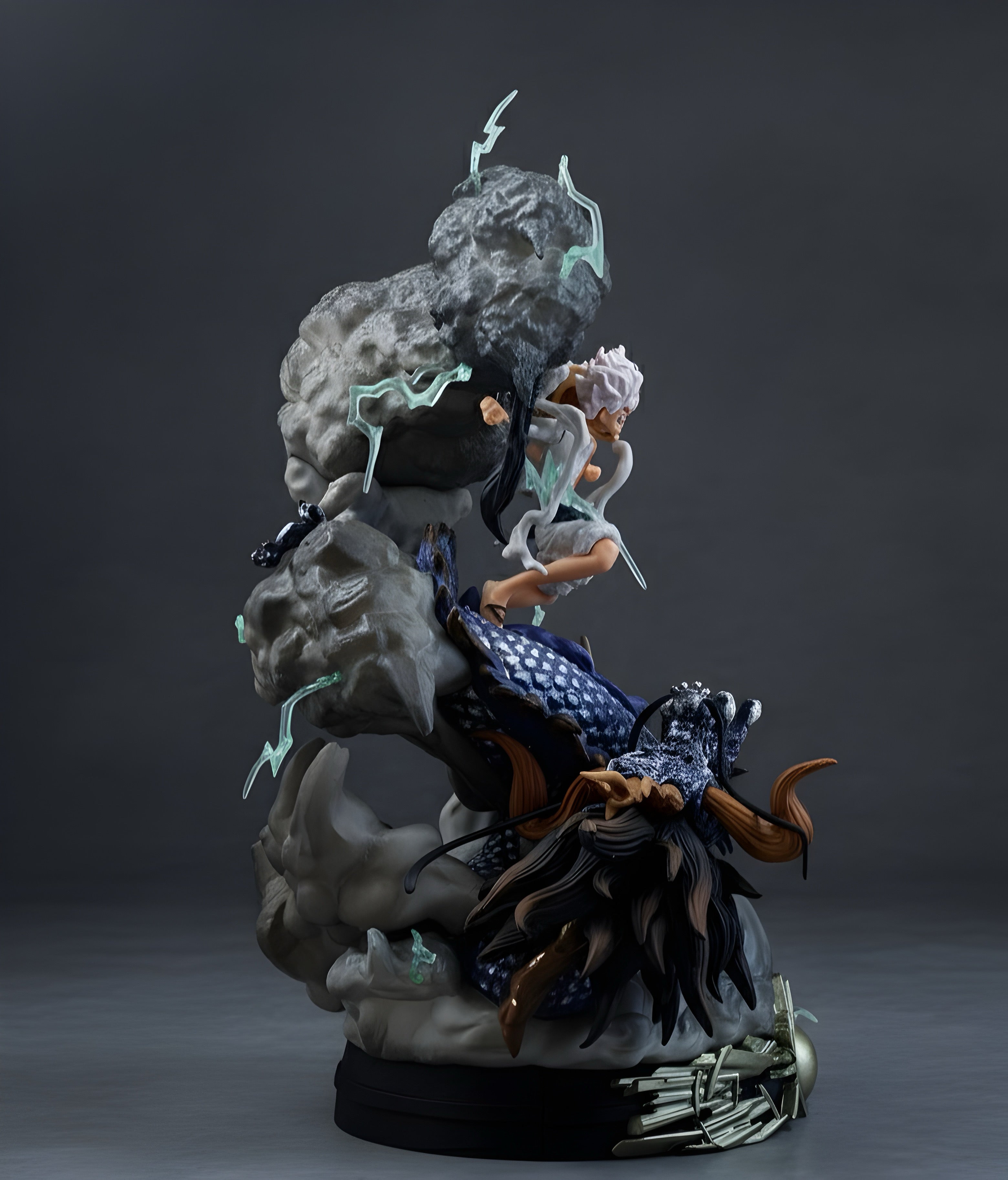 One Piece: Joy Boy Rises! Luffy Gear 5 Nika vs. Kaido Dynamic Figure