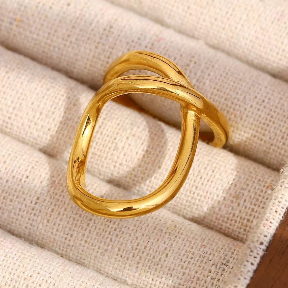Bold Interlocked Gold Statement Ring